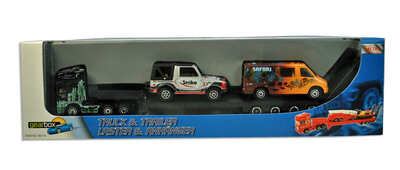 Truck met trailer en 2 autos